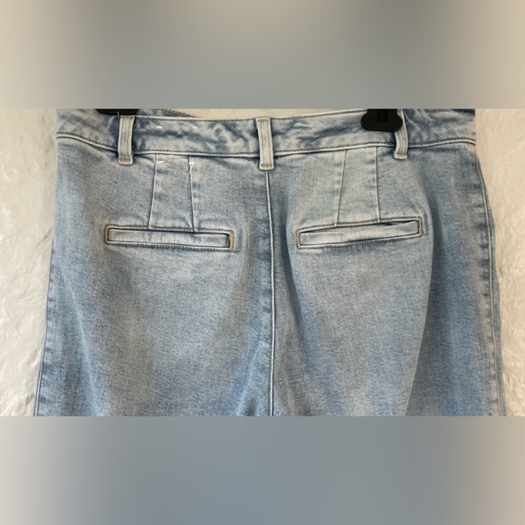 Talbots light wash stretchy cropped wide leg ankle jeans, front pockets; size 6 - Picture 5 of 8